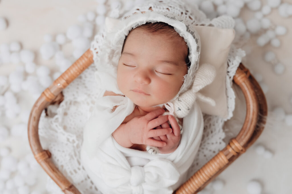 Séance photo bébé avec coliques ou acné : est-ce possible ?