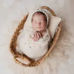 Séance photo bébé avec coliques ou acné : est-ce possible ?