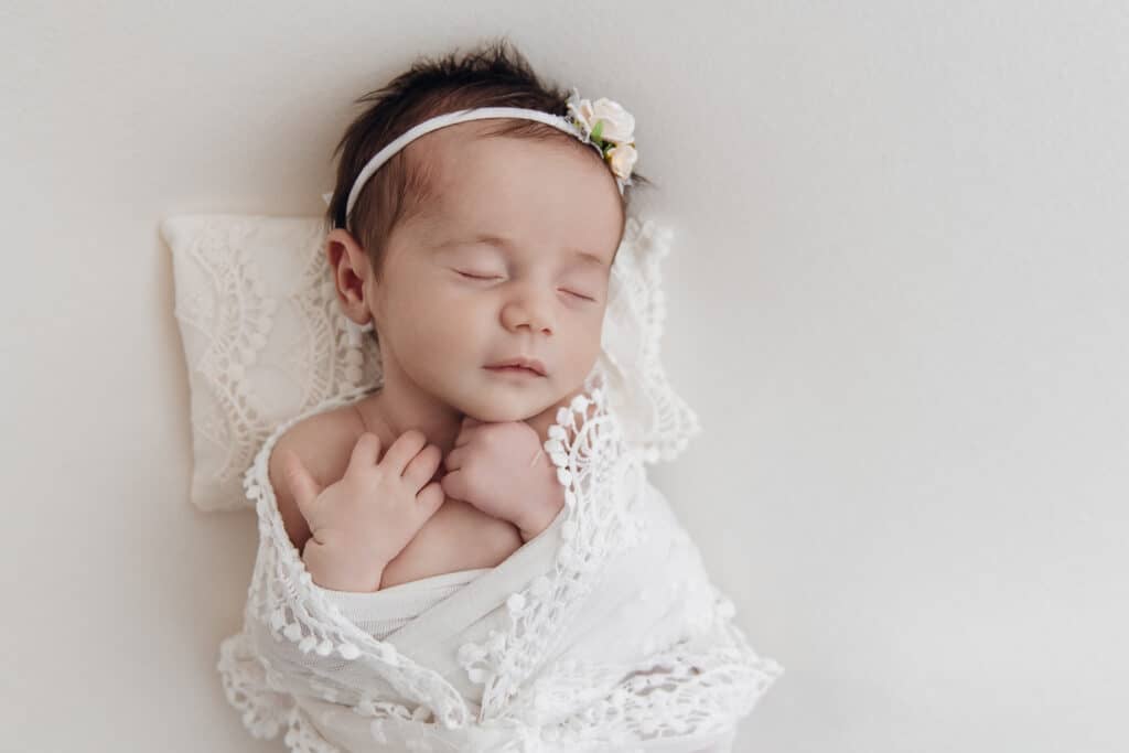 Poses séance photo nouveau-né : ce qui est possible ?
