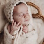 Poses séance photo nouveau-né : ce qui est possible ?