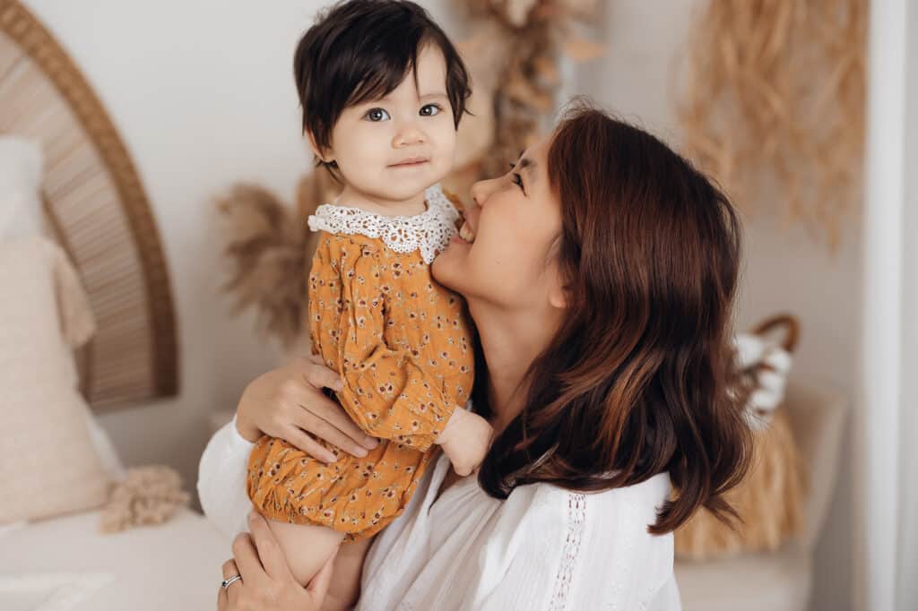Peut-on faire une séance photo bébé naturelle en studio ?