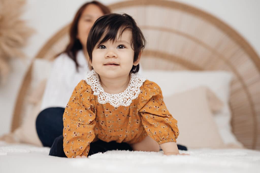 Peut-on faire une séance photo bébé naturelle en studio ?