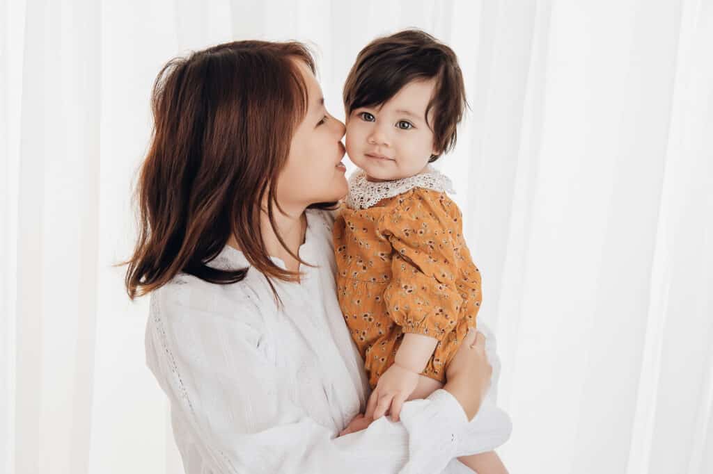 Peut-on faire une séance photo bébé naturelle en studio ?