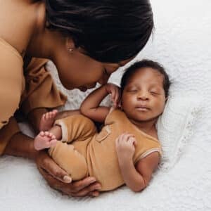 Photographe grossesse Garches : sublimer toutes les carnations