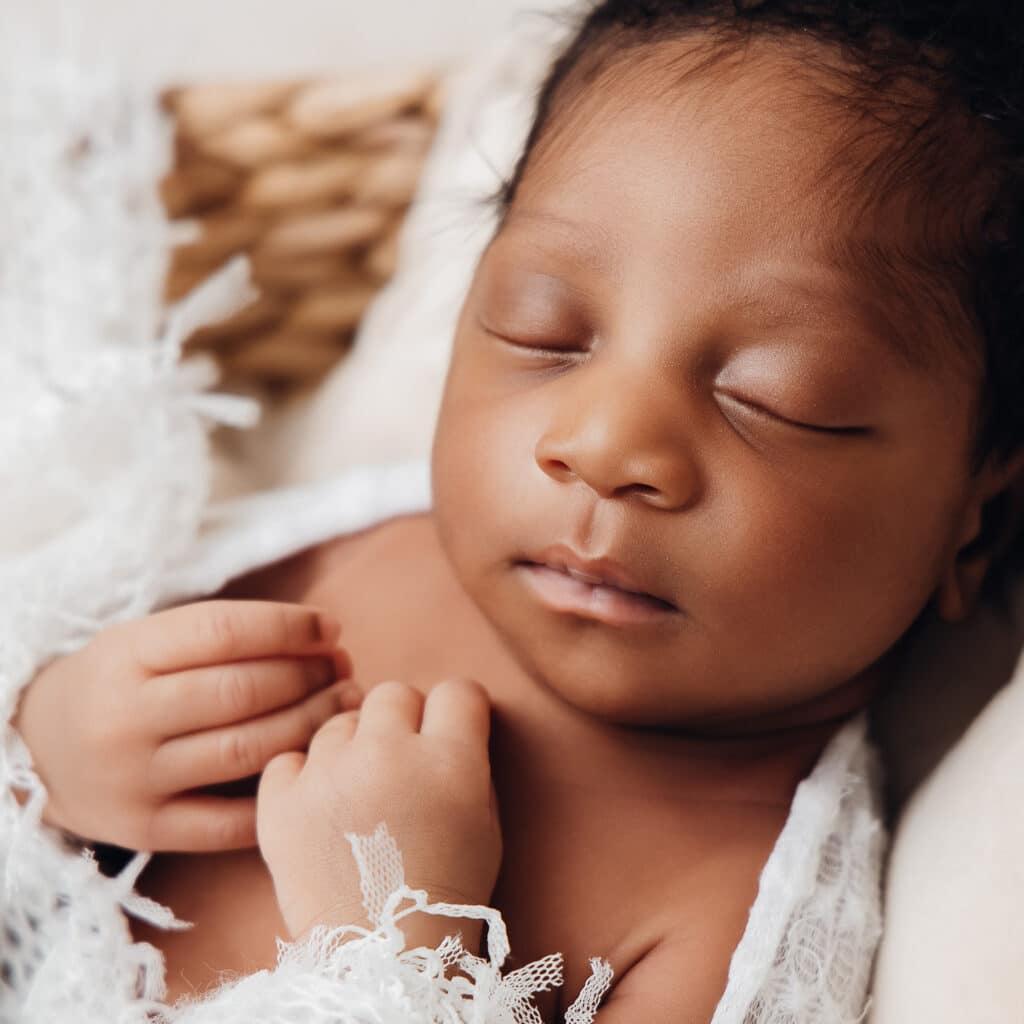 Photographe grossesse Garches : sublimer toutes les carnations