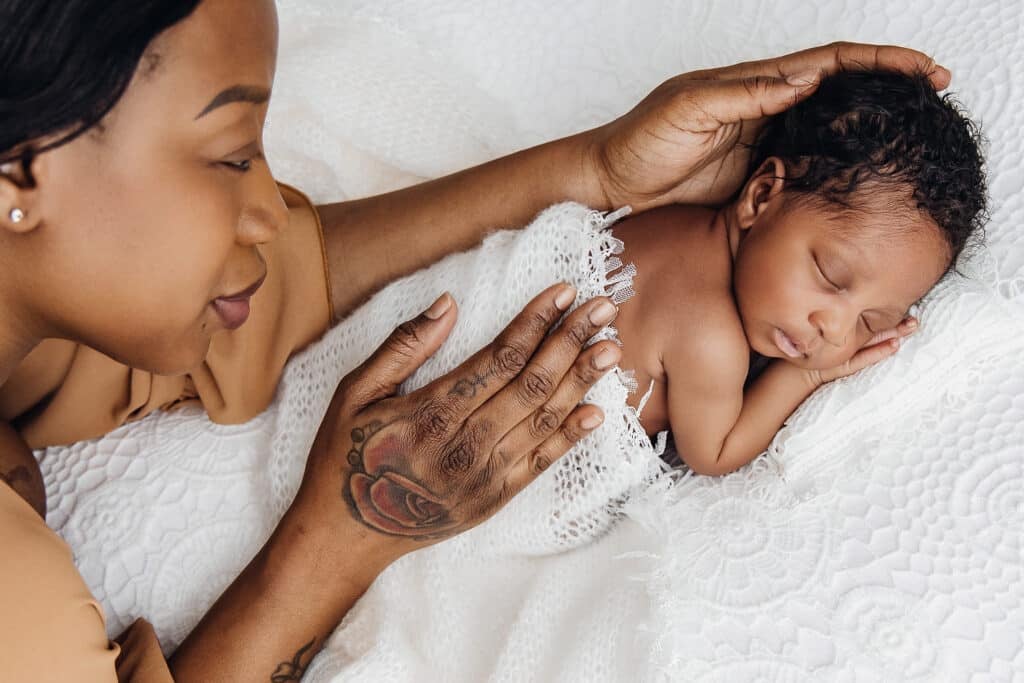 Photographe grossesse Garches : sublimer toutes les carnations